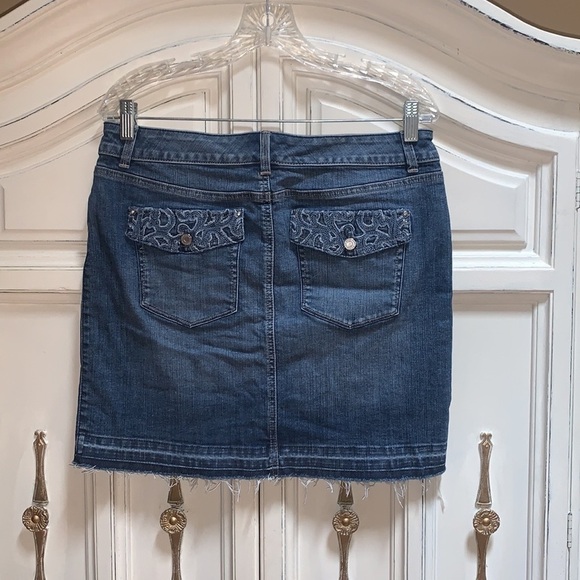 WHBM Jean Skirt distressed with Embroidered Pockets 8 - Picture 3 of 13